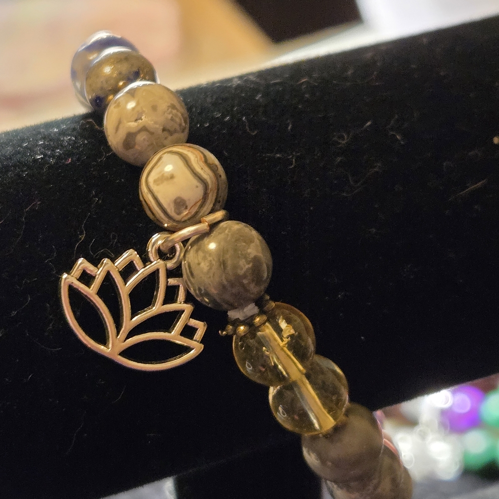 SLEEP APNEA CHAKRA BRACELET - Picture 5 of 7